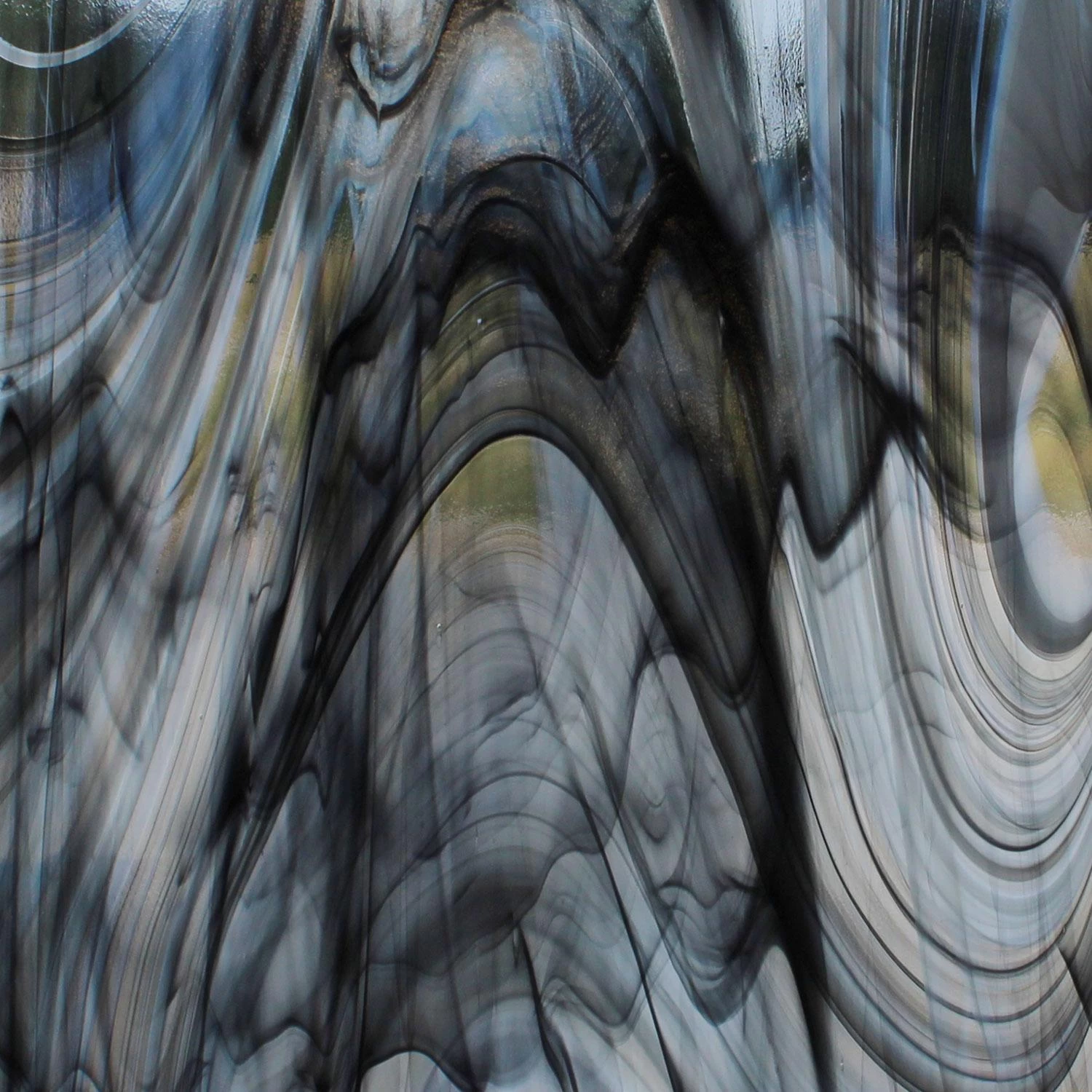 Oceanside Black, White On Clear Baroque