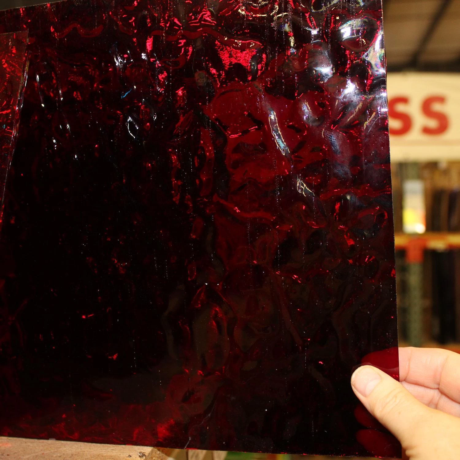 Wissmach Dark Red Transparent Flemish - Image 5