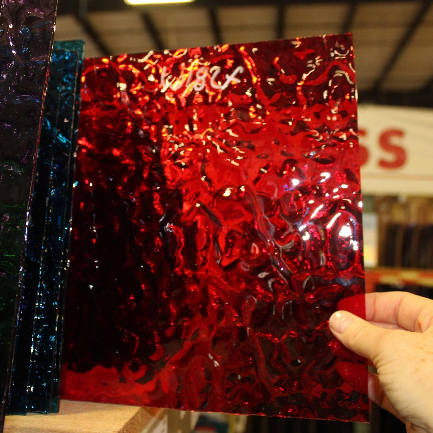 Wissmach Red Transparent Flemish - Image 4