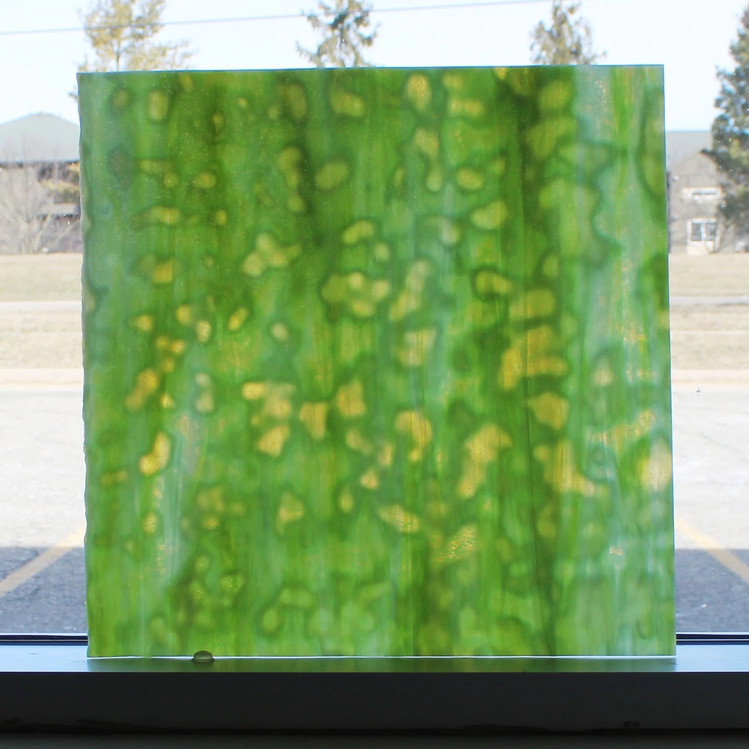 Uro Light Green With Spring Green Highlights Mottle - Image 4