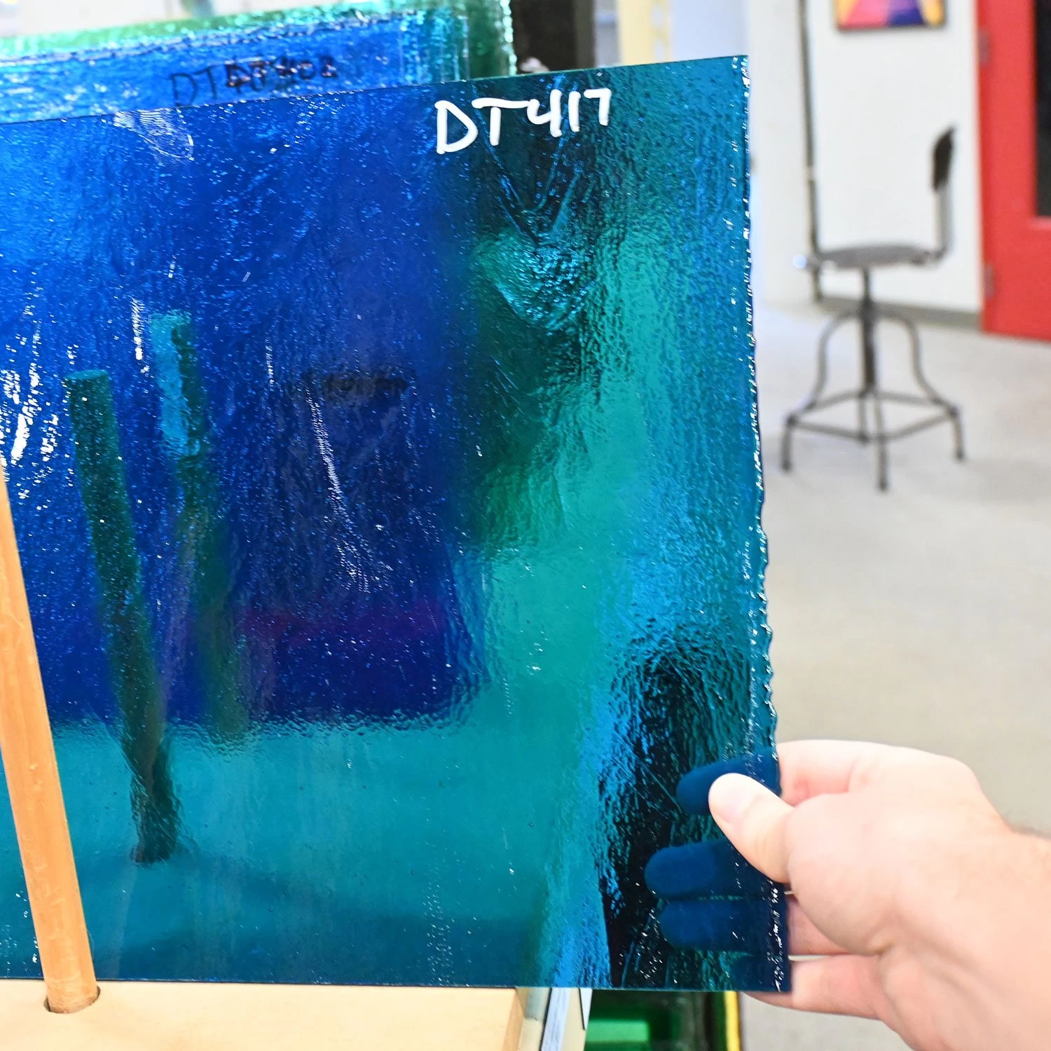 Delphi Superior Blue Raspberry Transparent - 90 COE - Image 4